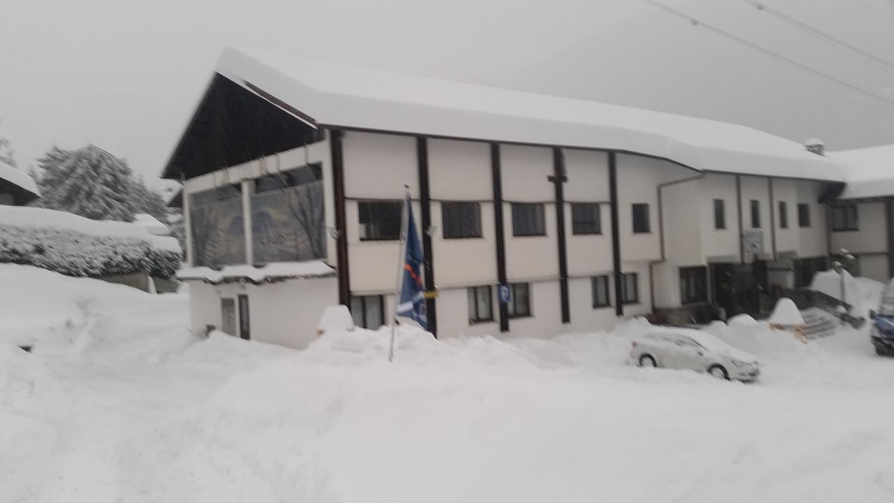 Hotel De La Telecabine Courmayeur Exteriör bild