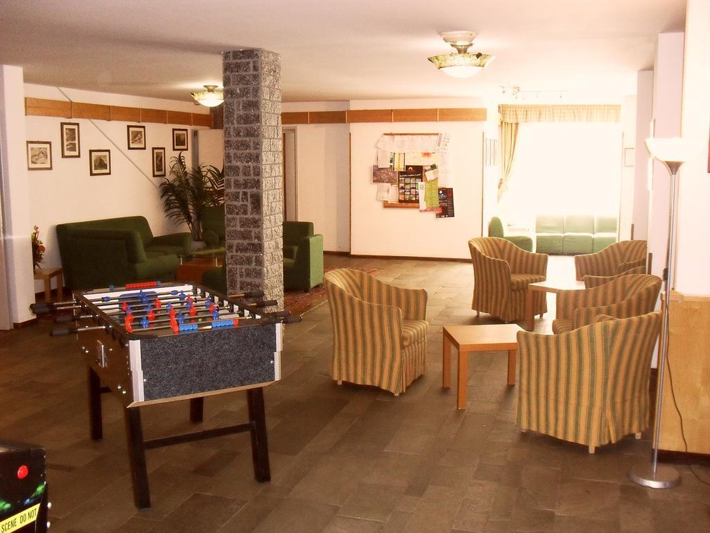 Hotel De La Telecabine Courmayeur Exteriör bild