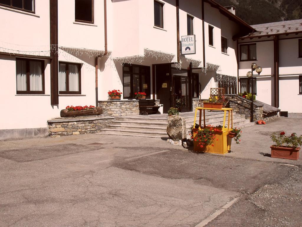 Hotel De La Telecabine Courmayeur Exteriör bild