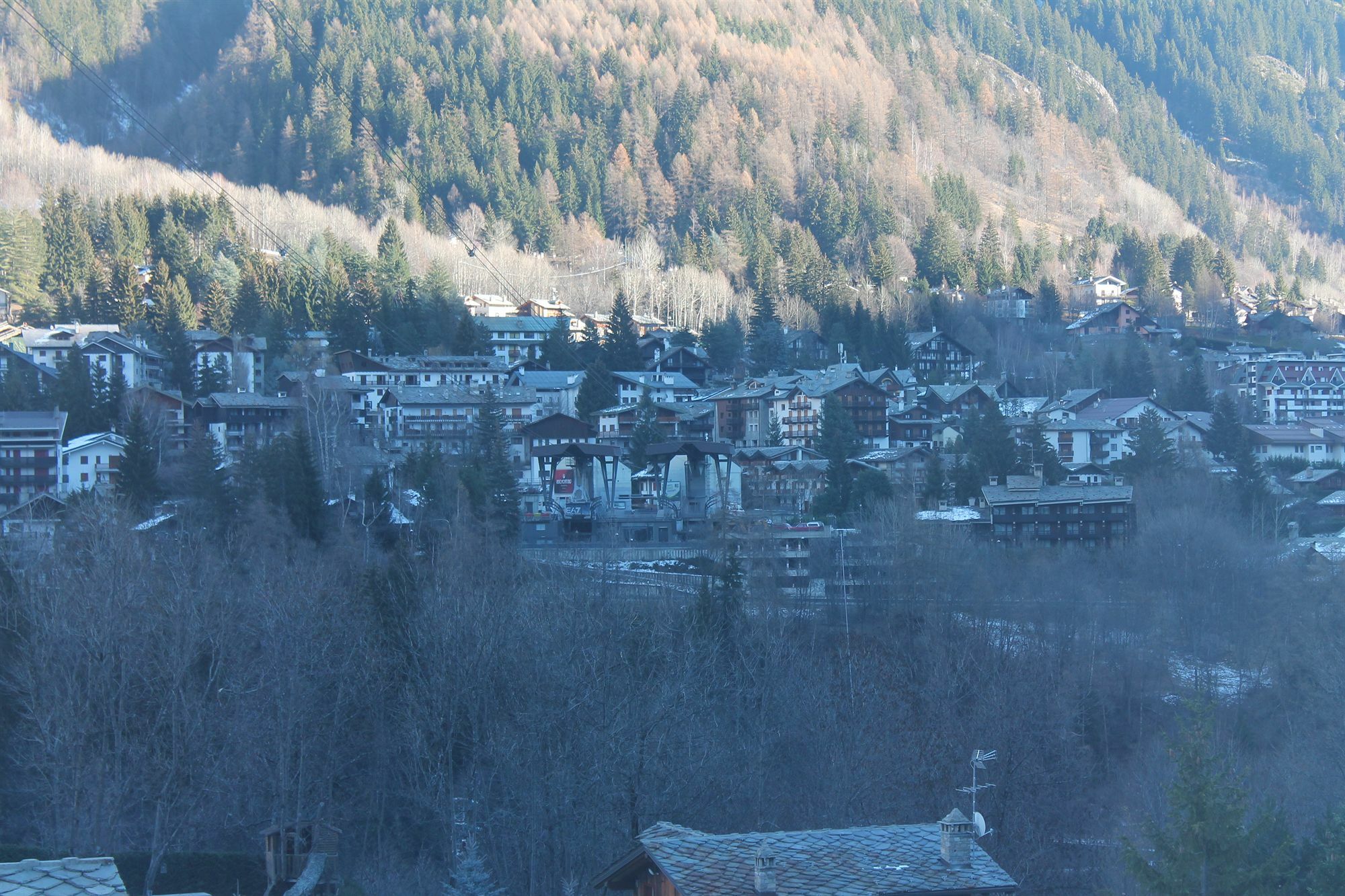 Hotel De La Telecabine Courmayeur Exteriör bild