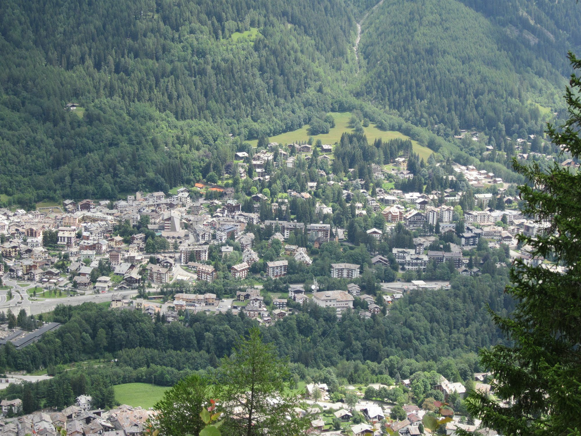 Hotel De La Telecabine Courmayeur Exteriör bild