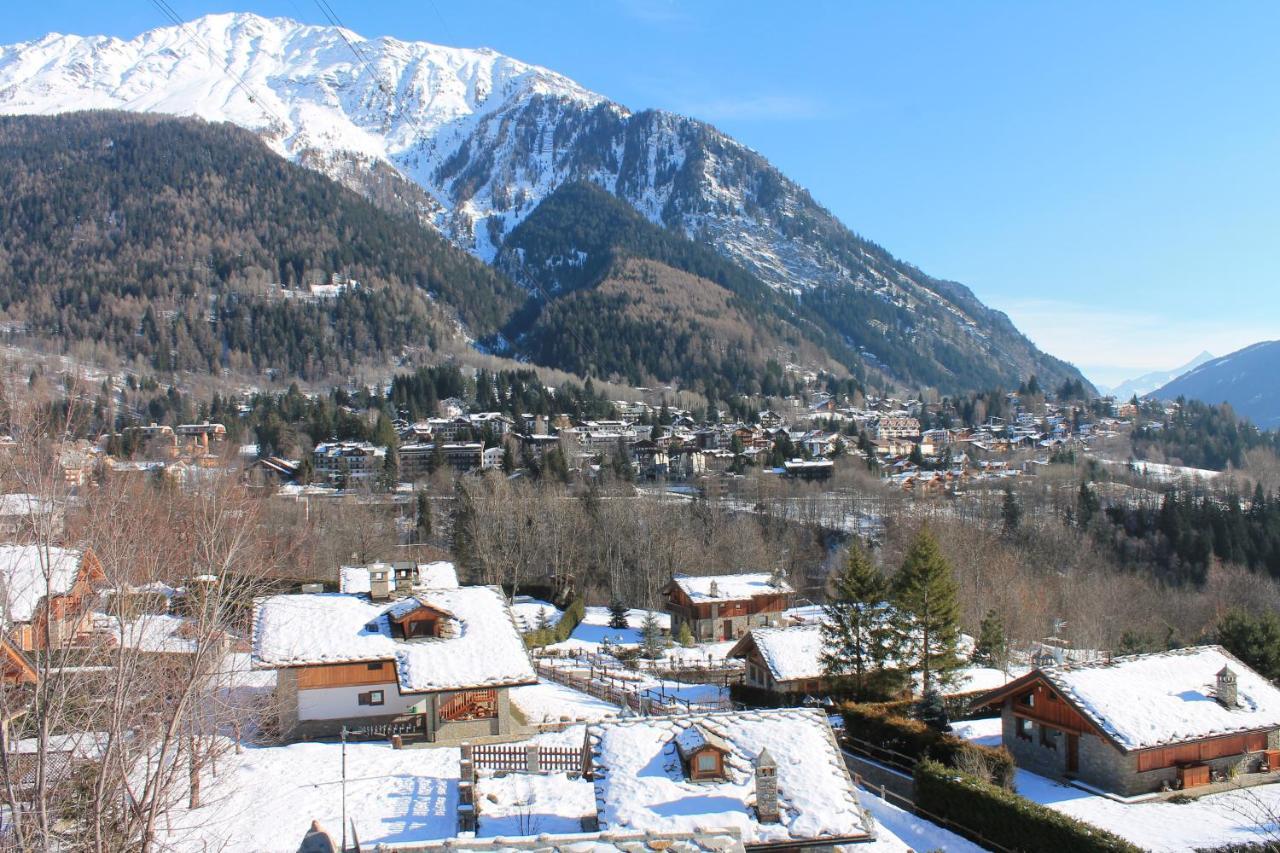 Hotel De La Telecabine Courmayeur Exteriör bild